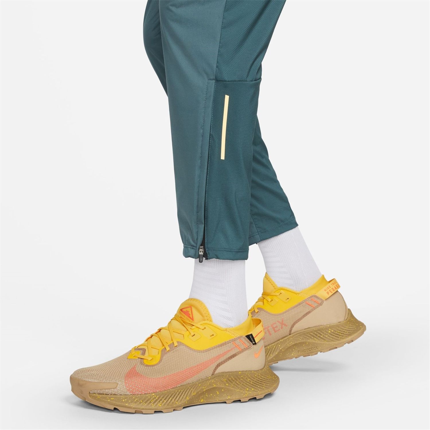 Green Nike Men's Dri-FIT Phenom Elite Trail Pants - Get The Label