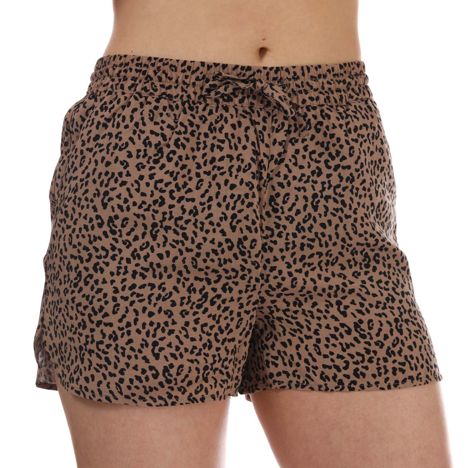 Skære gå på arbejde jeg er enig Leopard Vero Moda Womens Easy Leopard Print Shorts - Get The Label